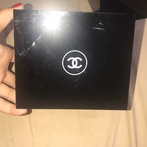 Chanel holder
